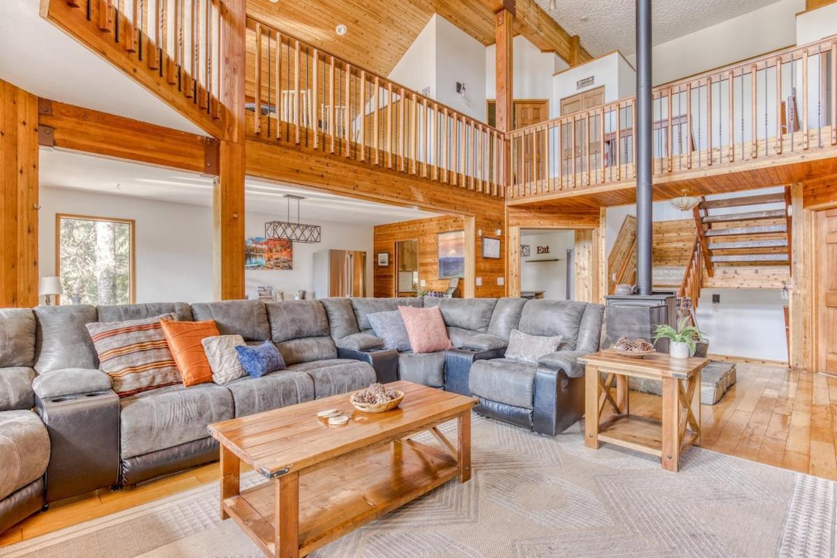 Great Blue Lodge - Spacious Ski Lodge, Hot Tub, Sauna, Game Room & More Government Camp Bagian luar foto