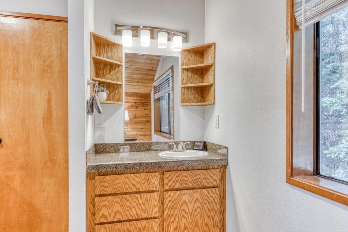Great Blue Lodge - Spacious Ski Lodge, Hot Tub, Sauna, Game Room & More Government Camp Bagian luar foto