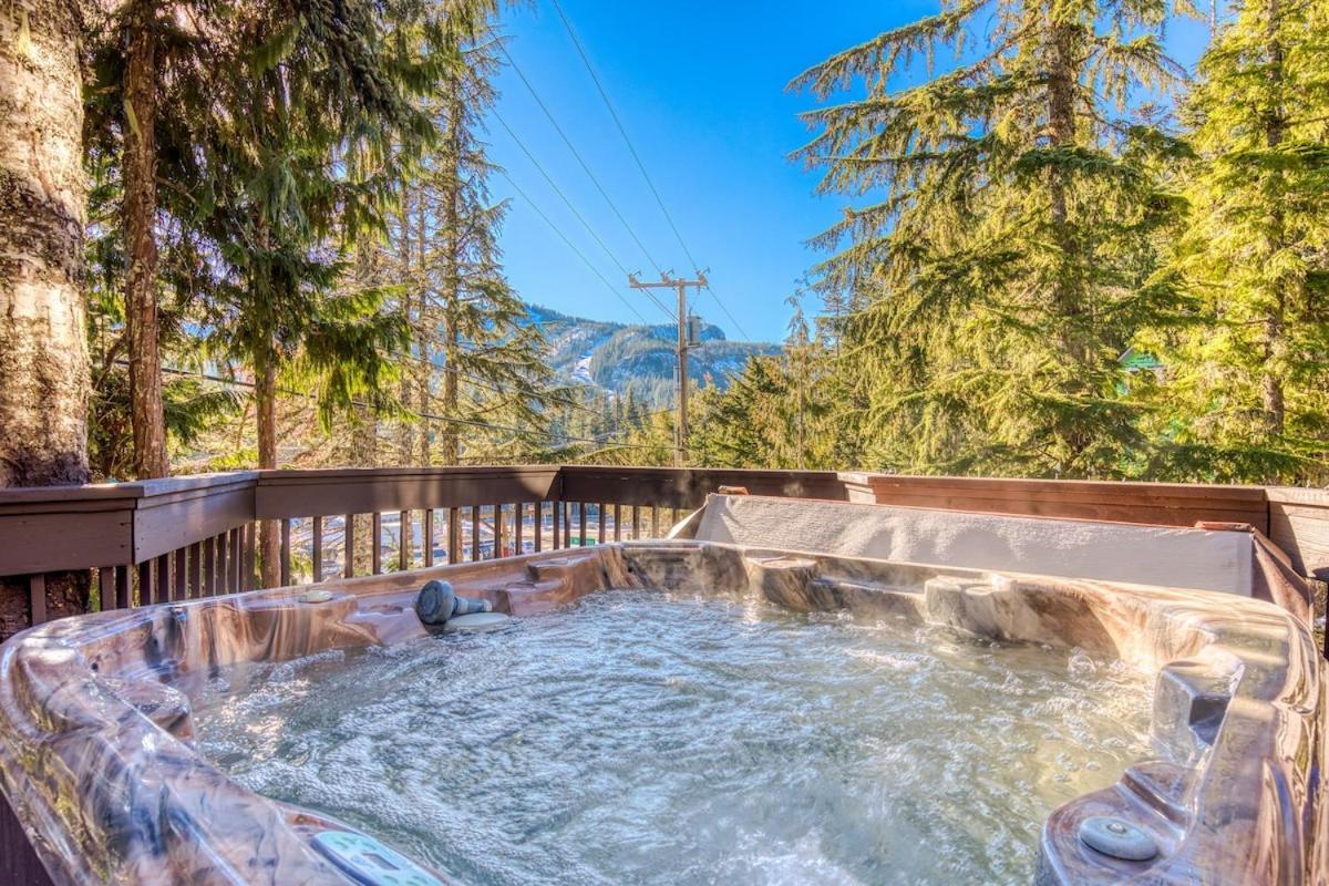 Great Blue Lodge - Spacious Ski Lodge, Hot Tub, Sauna, Game Room & More Government Camp Bagian luar foto
