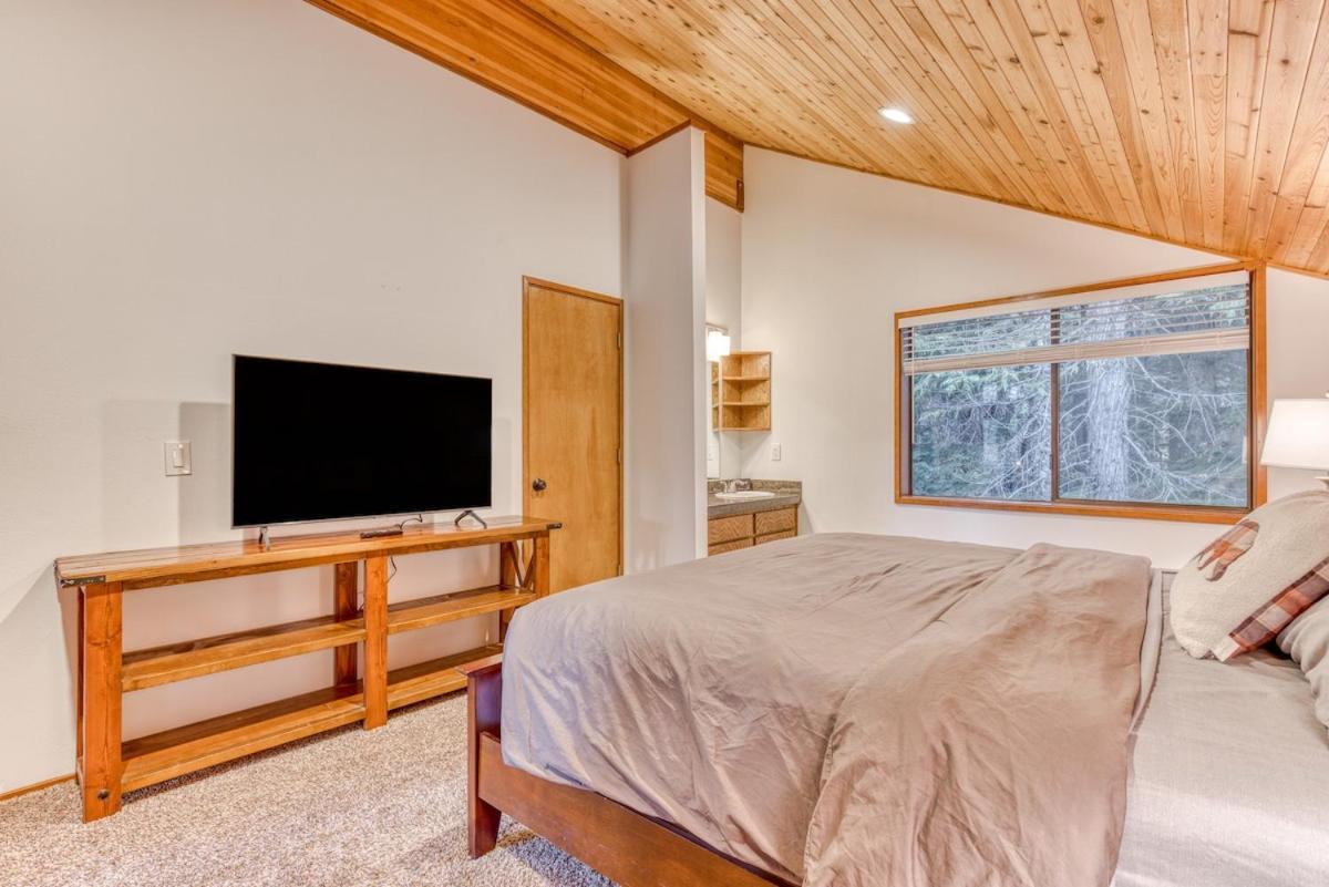 Great Blue Lodge - Spacious Ski Lodge, Hot Tub, Sauna, Game Room & More Government Camp Bagian luar foto