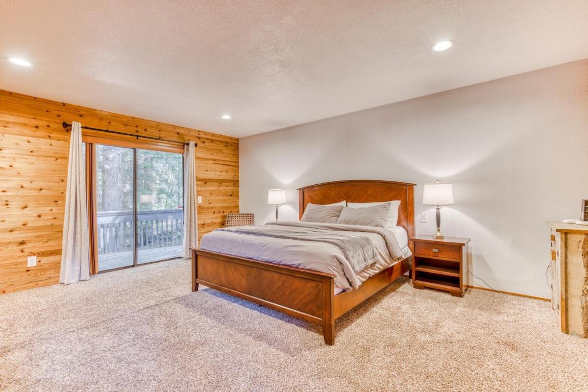 Great Blue Lodge - Spacious Ski Lodge, Hot Tub, Sauna, Game Room & More Government Camp Bagian luar foto