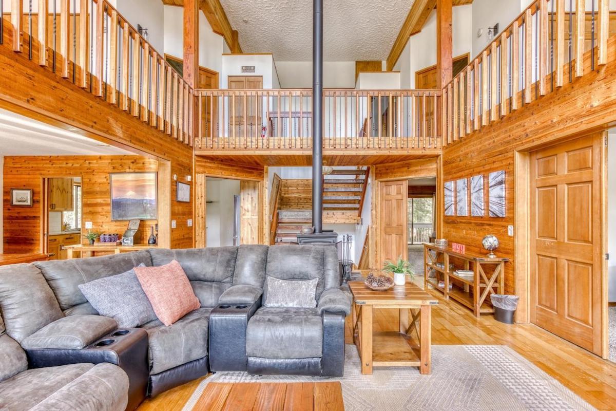 Great Blue Lodge - Spacious Ski Lodge, Hot Tub, Sauna, Game Room & More Government Camp Bagian luar foto