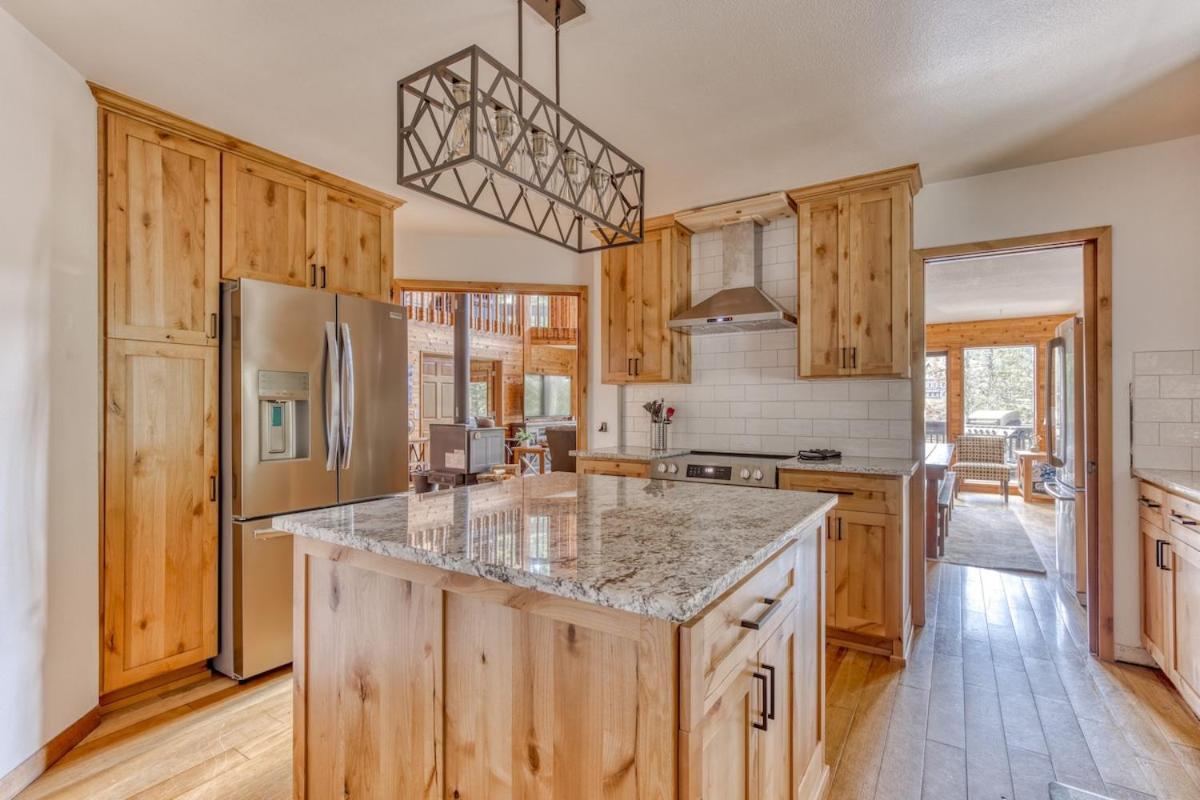Great Blue Lodge - Spacious Ski Lodge, Hot Tub, Sauna, Game Room & More Government Camp Bagian luar foto