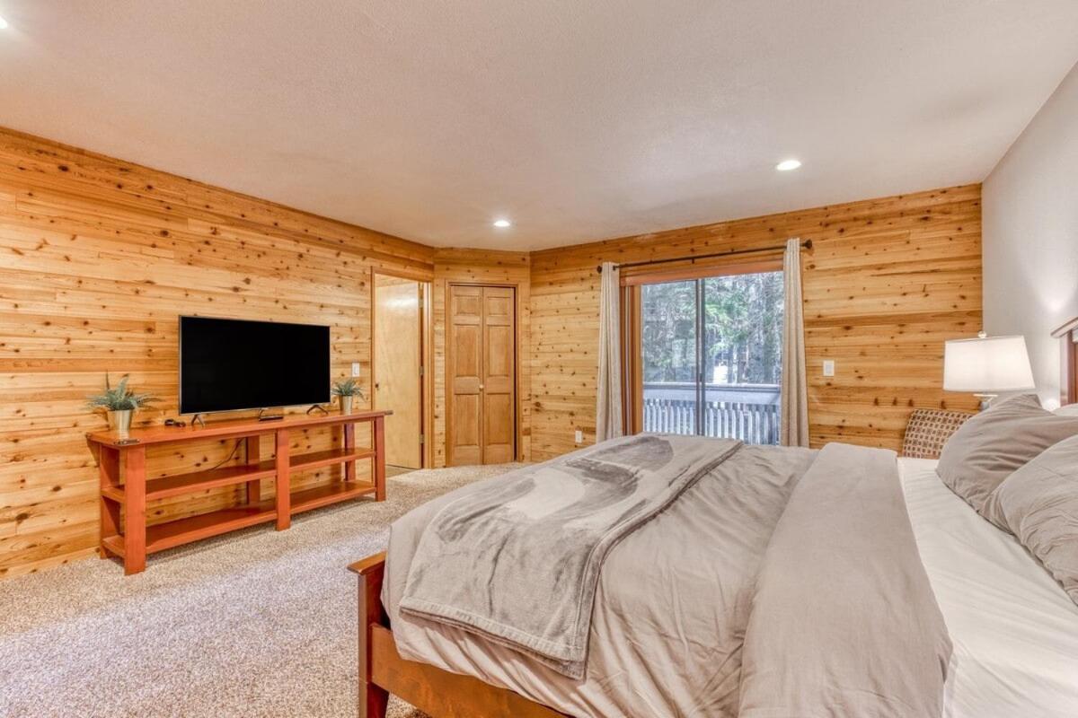 Great Blue Lodge - Spacious Ski Lodge, Hot Tub, Sauna, Game Room & More Government Camp Bagian luar foto