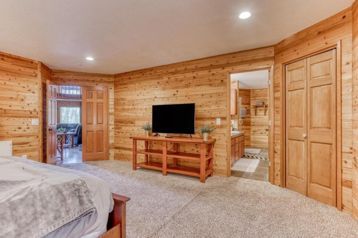 Great Blue Lodge - Spacious Ski Lodge, Hot Tub, Sauna, Game Room & More Government Camp Bagian luar foto