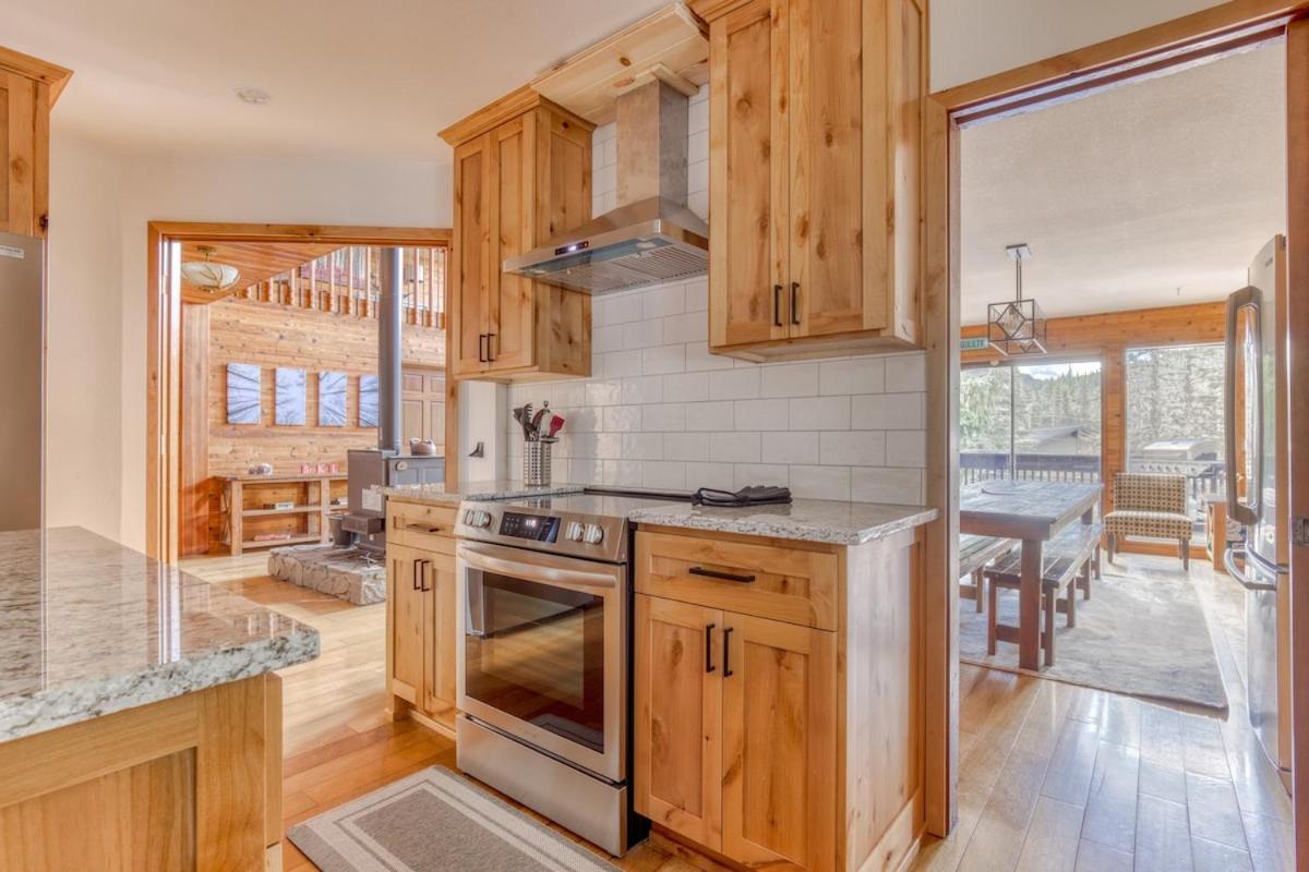 Great Blue Lodge - Spacious Ski Lodge, Hot Tub, Sauna, Game Room & More Government Camp Bagian luar foto