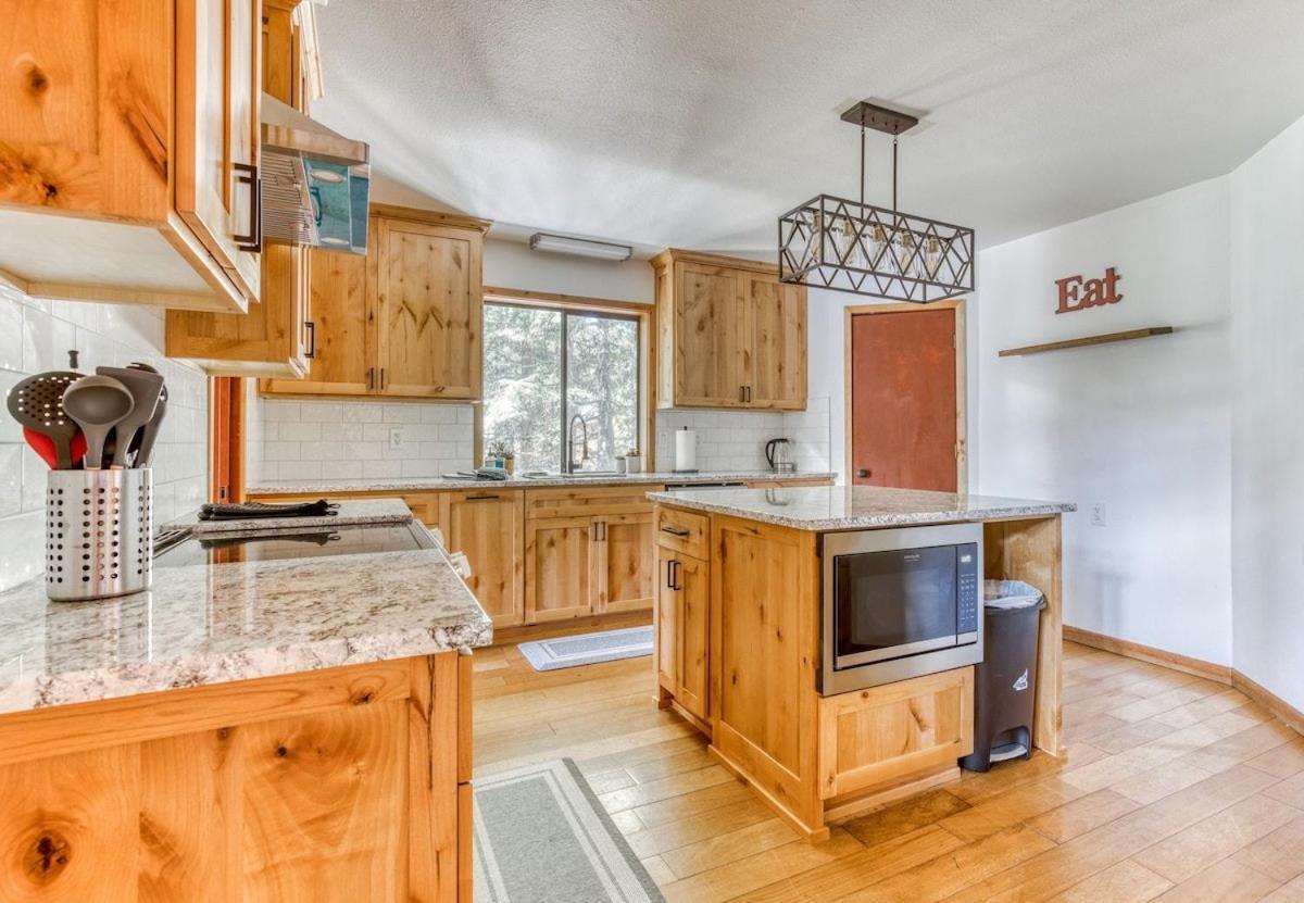 Great Blue Lodge - Spacious Ski Lodge, Hot Tub, Sauna, Game Room & More Government Camp Bagian luar foto