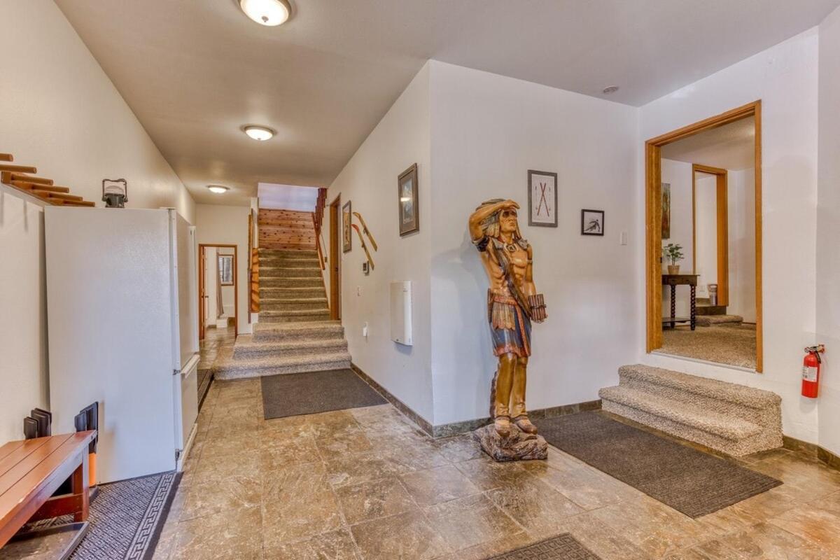 Great Blue Lodge - Spacious Ski Lodge, Hot Tub, Sauna, Game Room & More Government Camp Bagian luar foto