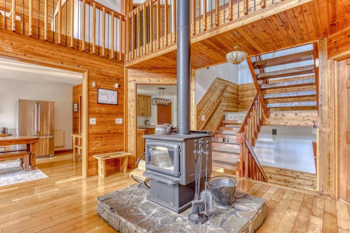 Great Blue Lodge - Spacious Ski Lodge, Hot Tub, Sauna, Game Room & More Government Camp Bagian luar foto